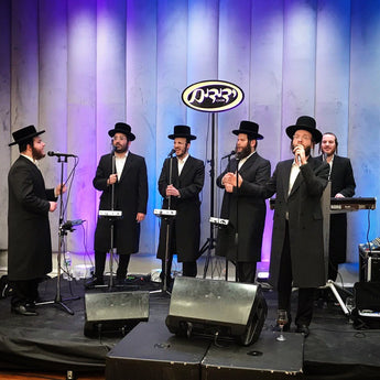 Yedidim Choir with Menachem Moskowitz & Motty Miller on Keyboard